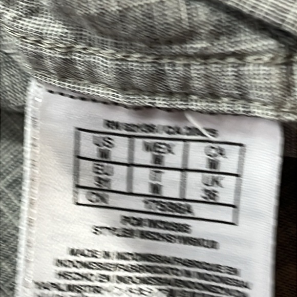 Guess gray Button down Black faux leather shoulders Men's Shirt sz medium 90s M - Picture 11 of 14